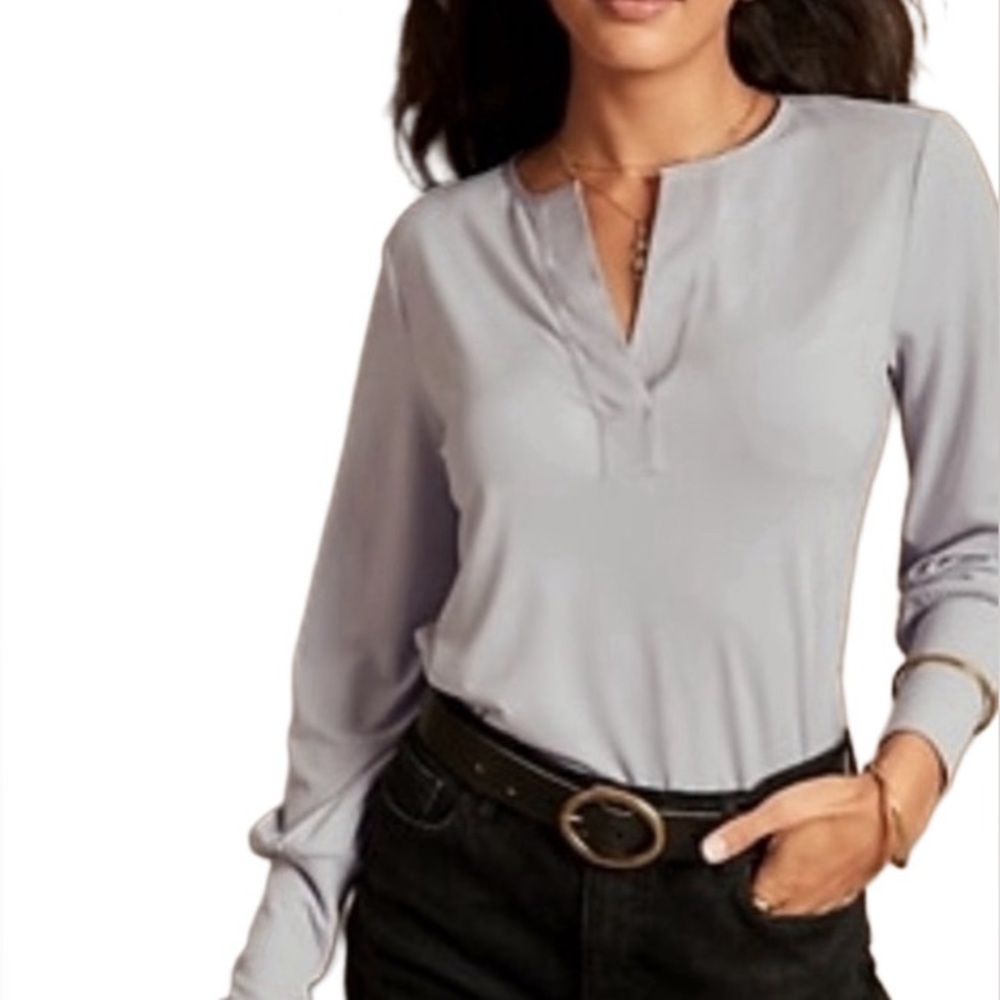 🌿LAST CHANCE🌿 Banana Republic Mixed Media V-Neck Crepe Top M
